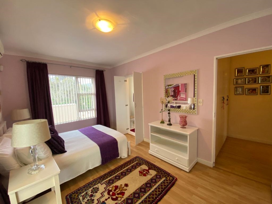 5 Bedroom Property for Sale in Sandbaai Western Cape